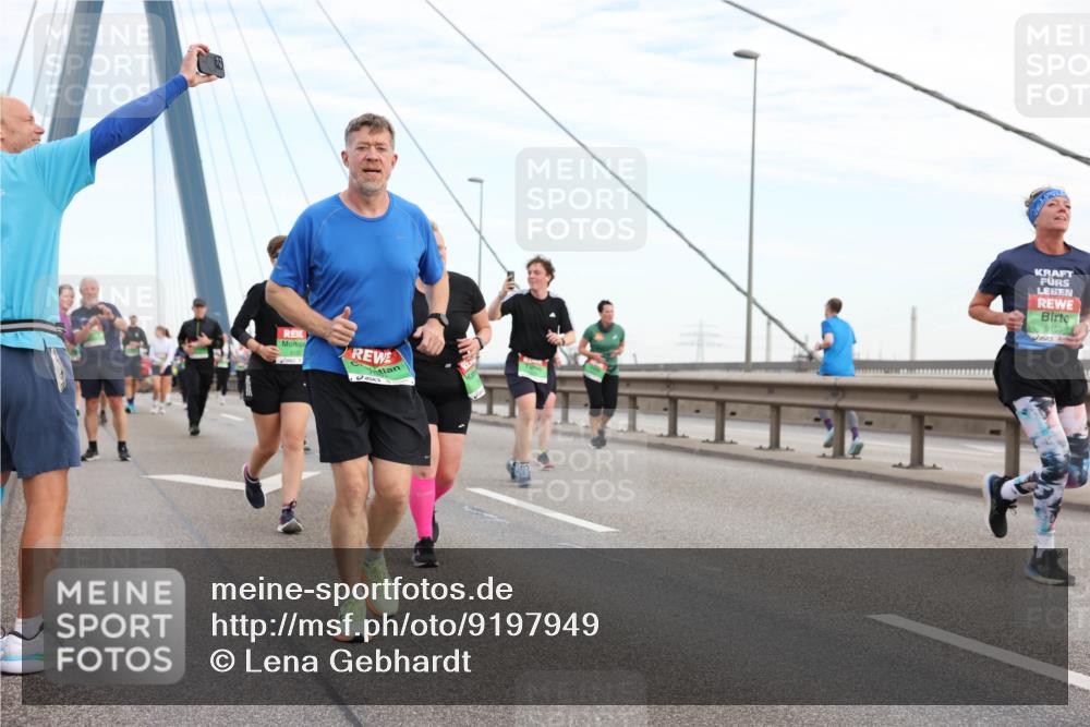 03.10.2025 - Köhlbrandbrückenlauf Lena Gebhardt http://msf.ph/oto/9197949 03.10.2025 15:32:58 Position 1 819, 9155 meine-sportfotos.de