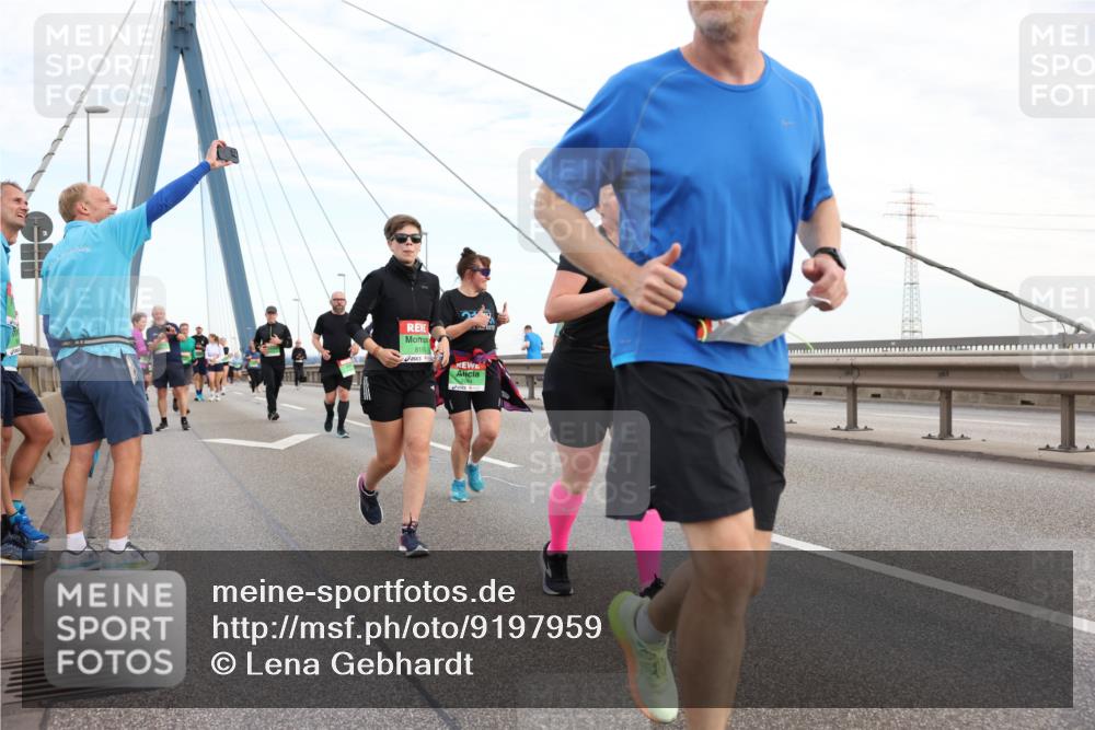 03.10.2025 - Köhlbrandbrückenlauf Lena Gebhardt http://msf.ph/oto/9197959 03.10.2025 15:32:59 Position 1 819 meine-sportfotos.de
