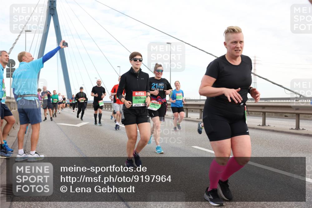 03.10.2025 - Köhlbrandbrückenlauf Lena Gebhardt http://msf.ph/oto/9197964 03.10.2025 15:33:00 Position 1 097, 21, 8193 meine-sportfotos.de