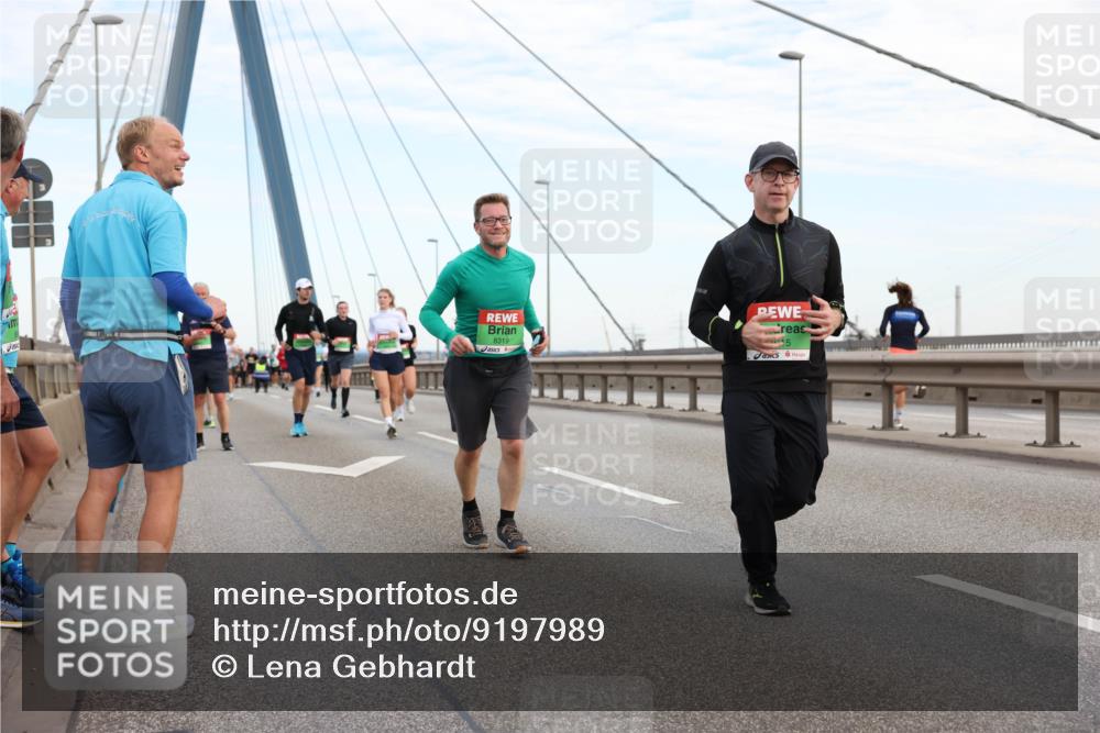 03.10.2025 - Köhlbrandbrückenlauf Lena Gebhardt http://msf.ph/oto/9197989 03.10.2025 15:33:04 Position 1 8319, 5 meine-sportfotos.de