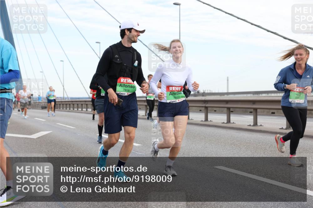 03.10.2025 - Köhlbrandbrückenlauf Lena Gebhardt http://msf.ph/oto/9198009 03.10.2025 15:33:09 Position 1 7808, 7853, 9741 meine-sportfotos.de