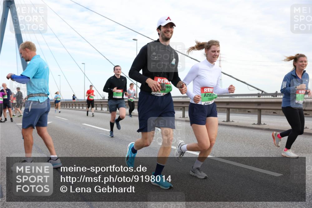 03.10.2025 - Köhlbrandbrückenlauf Lena Gebhardt http://msf.ph/oto/9198014 03.10.2025 15:33:10 Position 1 808, 7853 meine-sportfotos.de