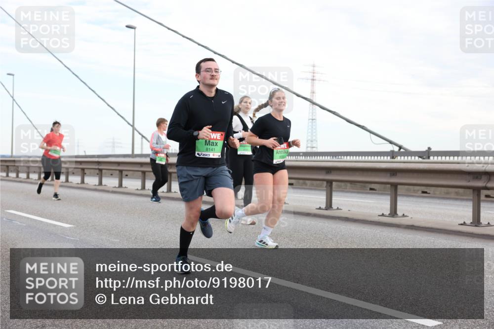 03.10.2025 - Köhlbrandbrückenlauf Lena Gebhardt http://msf.ph/oto/9198017 03.10.2025 15:33:10 Position 1 8141, 8155 meine-sportfotos.de