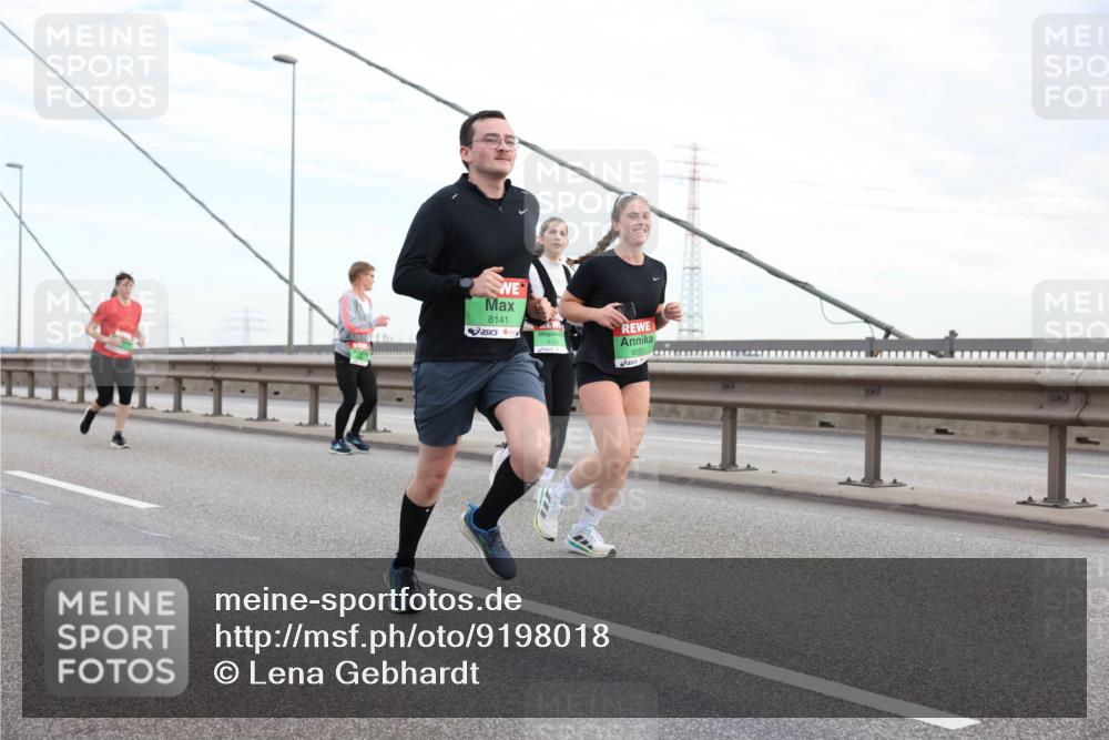 03.10.2025 - Köhlbrandbrückenlauf Lena Gebhardt http://msf.ph/oto/9198018 03.10.2025 15:33:10 Position 1 8141, 8050 meine-sportfotos.de