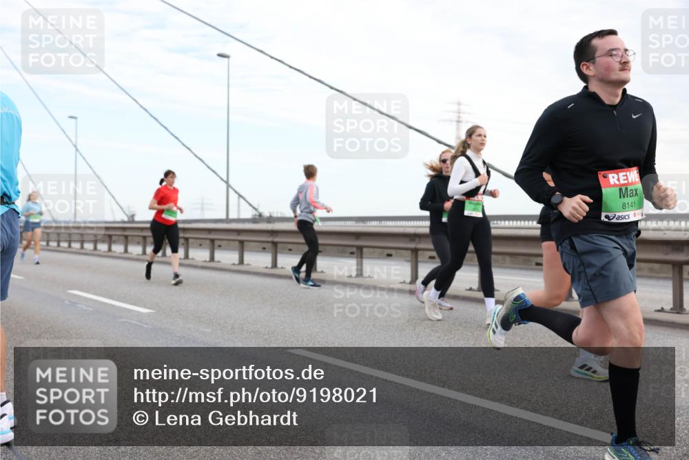 03.10.2025 - Köhlbrandbrückenlauf Lena Gebhardt http://msf.ph/oto/9198021 03.10.2025 15:33:11 Position 1 8141 meine-sportfotos.de