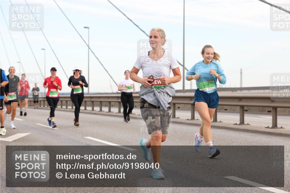03.10.2025 - Köhlbrandbrückenlauf Lena Gebhardt http://msf.ph/oto/9198040 03.10.2025 15:33:15 Position 1 9747 meine-sportfotos.de