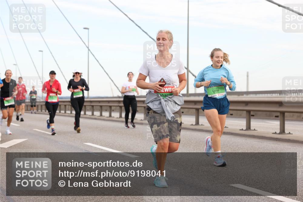 03.10.2025 - Köhlbrandbrückenlauf Lena Gebhardt http://msf.ph/oto/9198041 03.10.2025 15:33:15 Position 1  meine-sportfotos.de