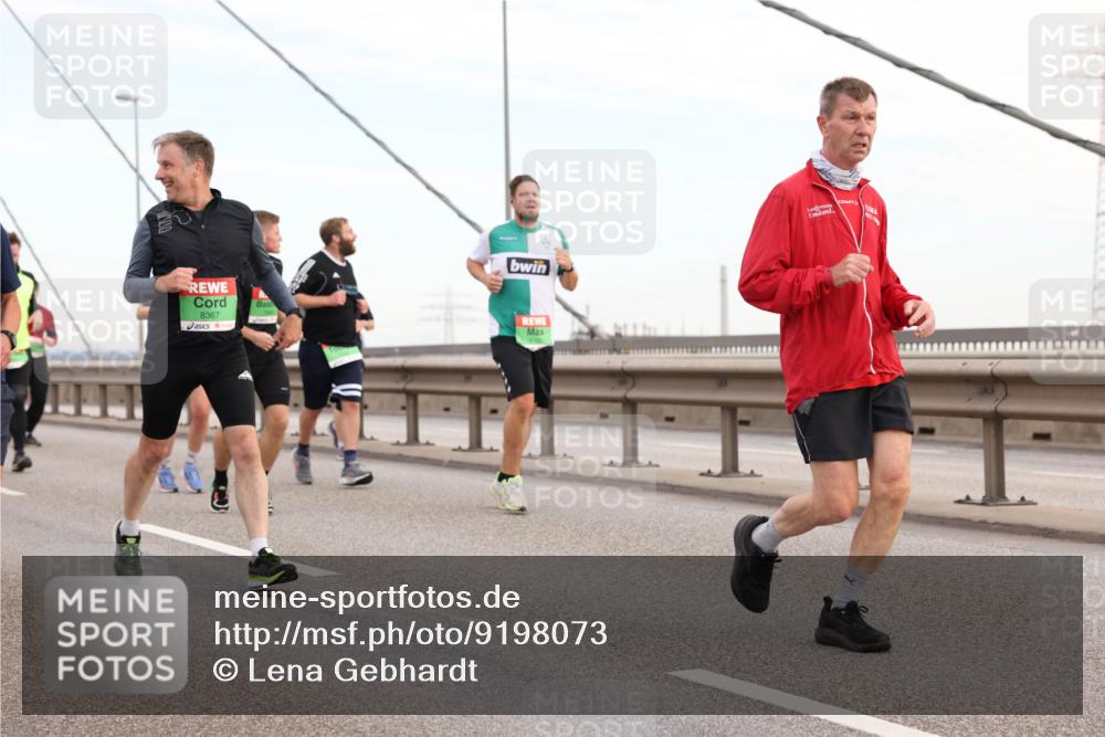 03.10.2025 - Köhlbrandbrückenlauf Lena Gebhardt http://msf.ph/oto/9198073 03.10.2025 15:33:23 Position 1 8367 meine-sportfotos.de