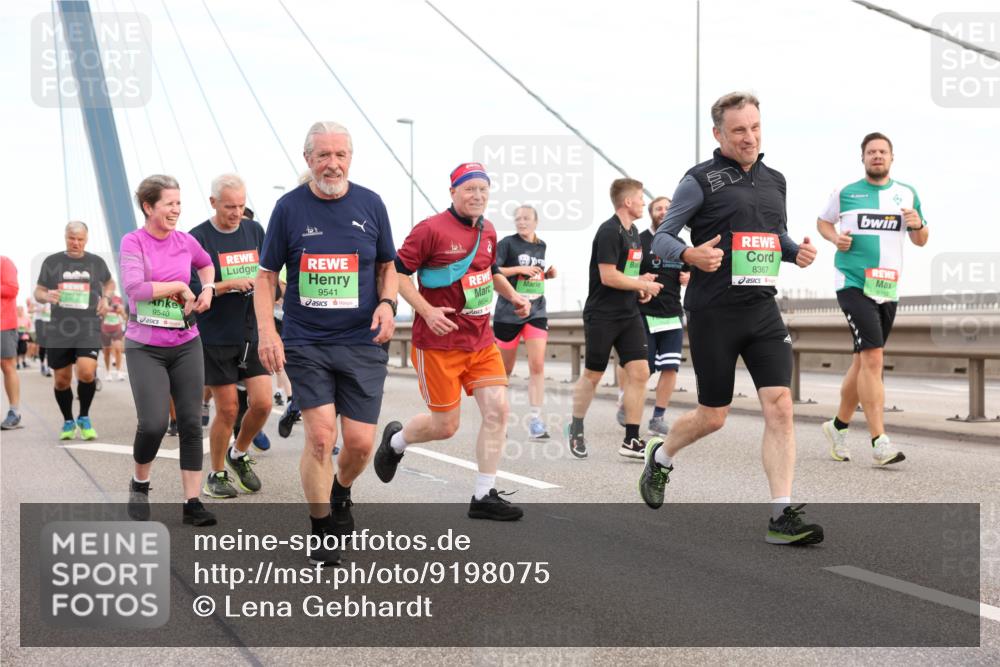 03.10.2025 - Köhlbrandbrückenlauf Lena Gebhardt http://msf.ph/oto/9198075 03.10.2025 15:33:24 Position 1 9540, 9541, 8654, 8367, 9163 meine-sportfotos.de