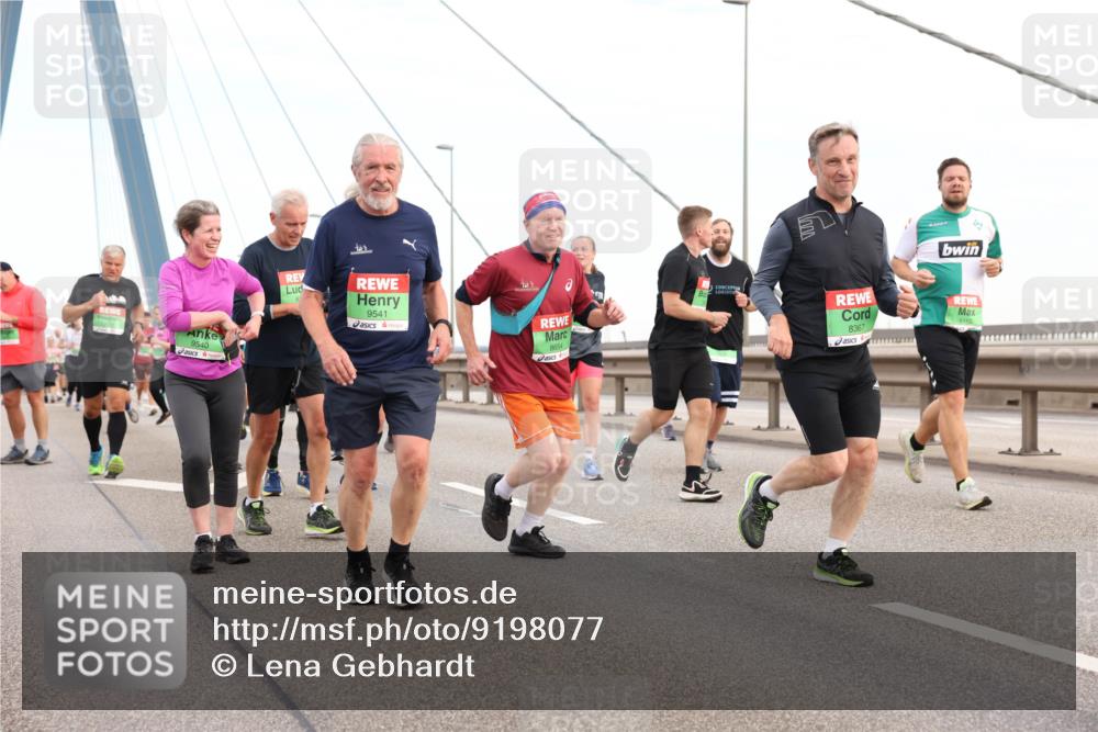 03.10.2025 - Köhlbrandbrückenlauf Lena Gebhardt http://msf.ph/oto/9198077 03.10.2025 15:33:24 Position 1 9540, 9541, 8654, 8367, 9163 meine-sportfotos.de