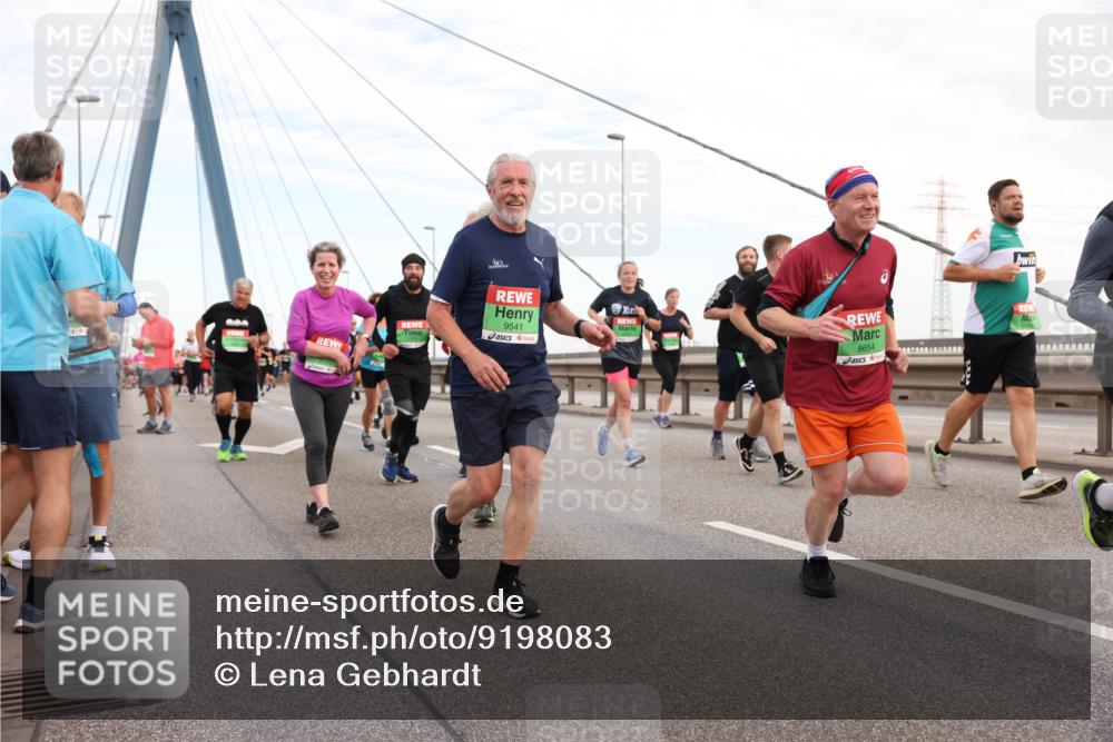 03.10.2025 - Köhlbrandbrückenlauf Lena Gebhardt http://msf.ph/oto/9198083 03.10.2025 15:33:25 Position 1 9541, 8654 meine-sportfotos.de