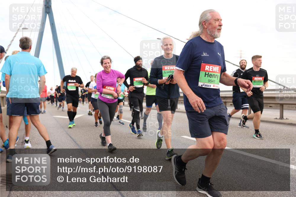 03.10.2025 - Köhlbrandbrückenlauf Lena Gebhardt http://msf.ph/oto/9198087 03.10.2025 15:33:26 Position 1 9541 meine-sportfotos.de