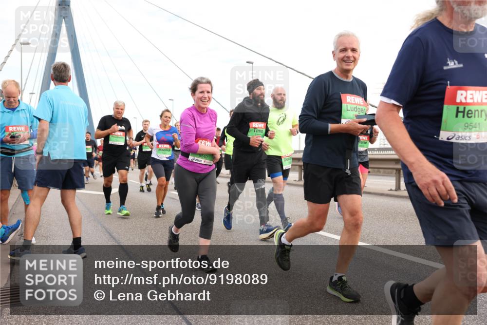 03.10.2025 - Köhlbrandbrückenlauf Lena Gebhardt http://msf.ph/oto/9198089 03.10.2025 15:33:27 Position 1 9540, 9541 meine-sportfotos.de