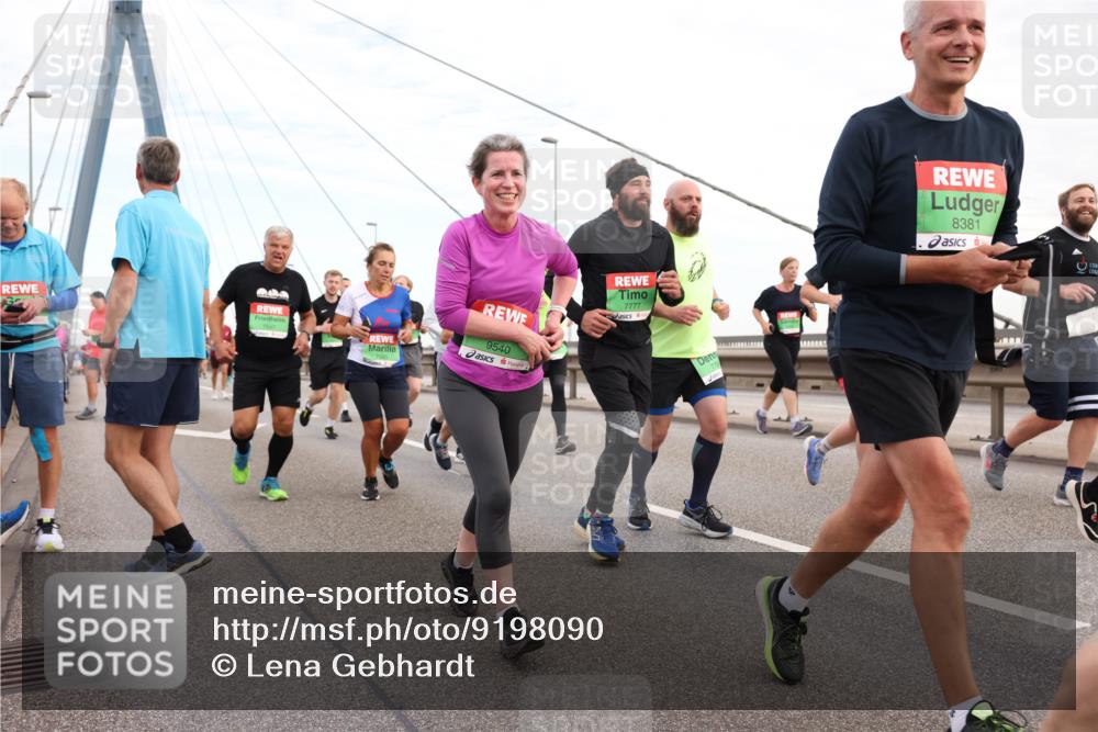 03.10.2025 - Köhlbrandbrückenlauf Lena Gebhardt http://msf.ph/oto/9198090 03.10.2025 15:33:27 Position 1 9540, 7777, 8381 meine-sportfotos.de