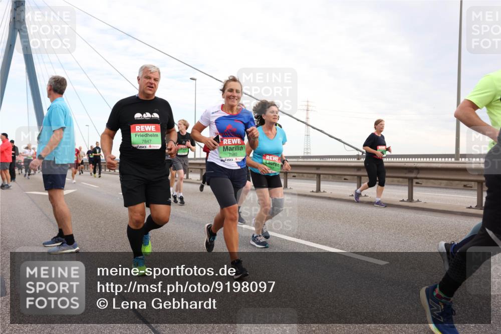 03.10.2025 - Köhlbrandbrückenlauf Lena Gebhardt http://msf.ph/oto/9198097 03.10.2025 15:33:28 Position 1 7847, 7580 meine-sportfotos.de