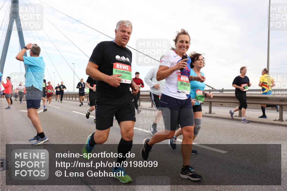 03.10.2025 - Köhlbrandbrückenlauf Lena Gebhardt http://msf.ph/oto/9198099 03.10.2025 15:33:28 Position 1 847, 7580, 7967 meine-sportfotos.de