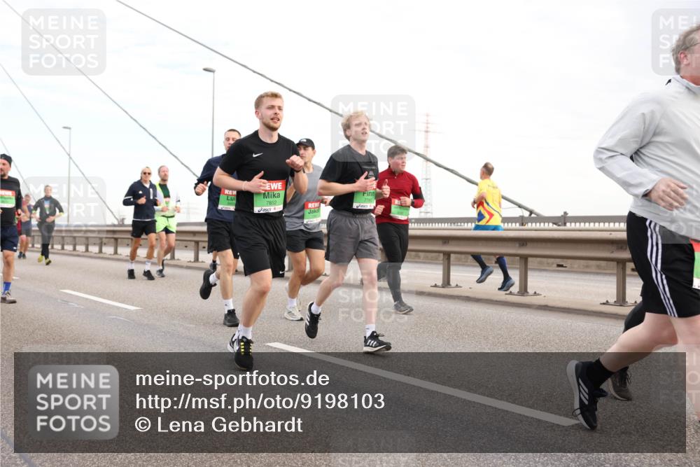 03.10.2025 - Köhlbrandbrückenlauf Lena Gebhardt http://msf.ph/oto/9198103 03.10.2025 15:33:29 Position 1 7760, 7852 meine-sportfotos.de