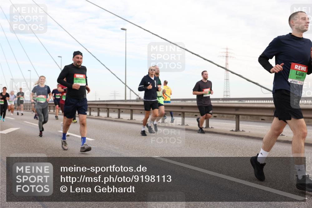 03.10.2025 - Köhlbrandbrückenlauf Lena Gebhardt http://msf.ph/oto/9198113 03.10.2025 15:33:31 Position 1 9014, 8456 meine-sportfotos.de