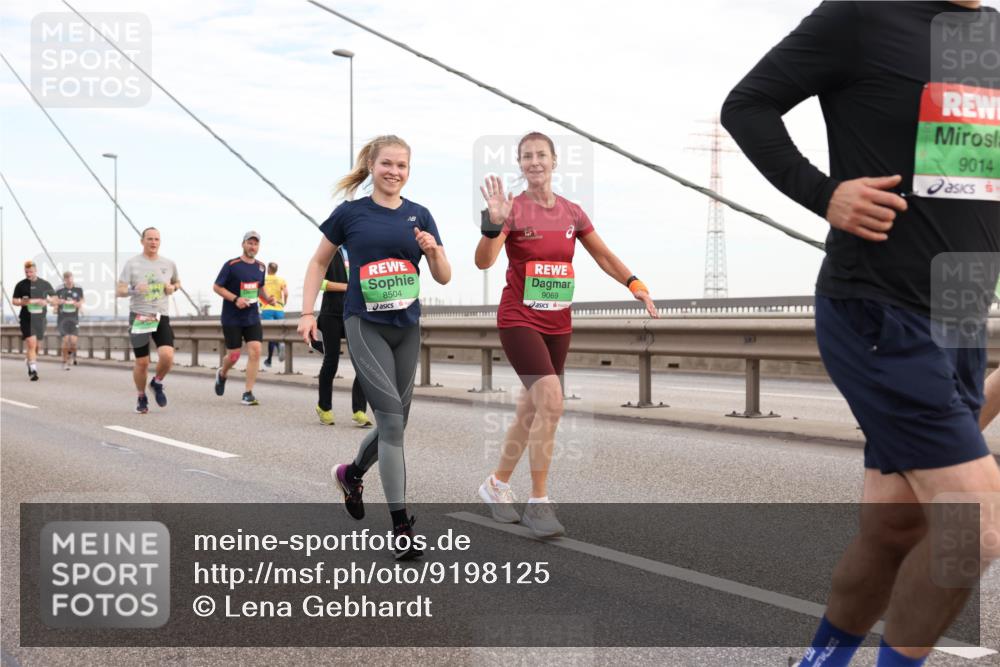 03.10.2025 - Köhlbrandbrückenlauf Lena Gebhardt http://msf.ph/oto/9198125 03.10.2025 15:33:33 Position 1 8504, 9069, 9014 meine-sportfotos.de