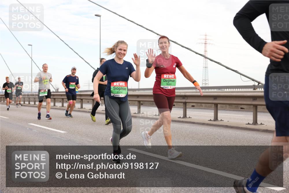 03.10.2025 - Köhlbrandbrückenlauf Lena Gebhardt http://msf.ph/oto/9198127 03.10.2025 15:33:33 Position 1 8504, 9069 meine-sportfotos.de