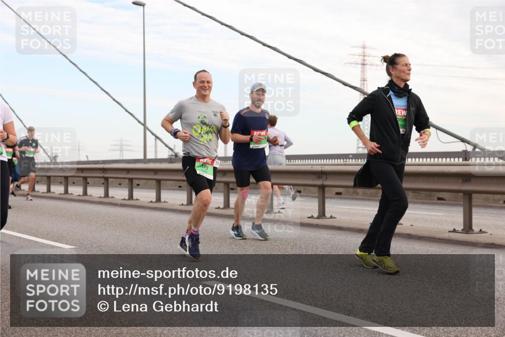 03.10.2025 - Köhlbrandbrückenlauf Lena Gebhardt http://msf.ph/oto/9198135 03.10.2025 15:33:35 Position 1 789 meine-sportfotos.de