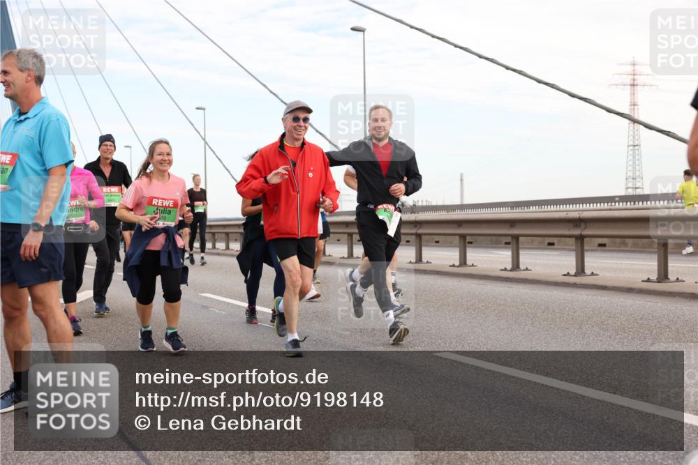 03.10.2025 - Köhlbrandbrückenlauf Lena Gebhardt http://msf.ph/oto/9198148 03.10.2025 15:33:37 Position 1 50 meine-sportfotos.de