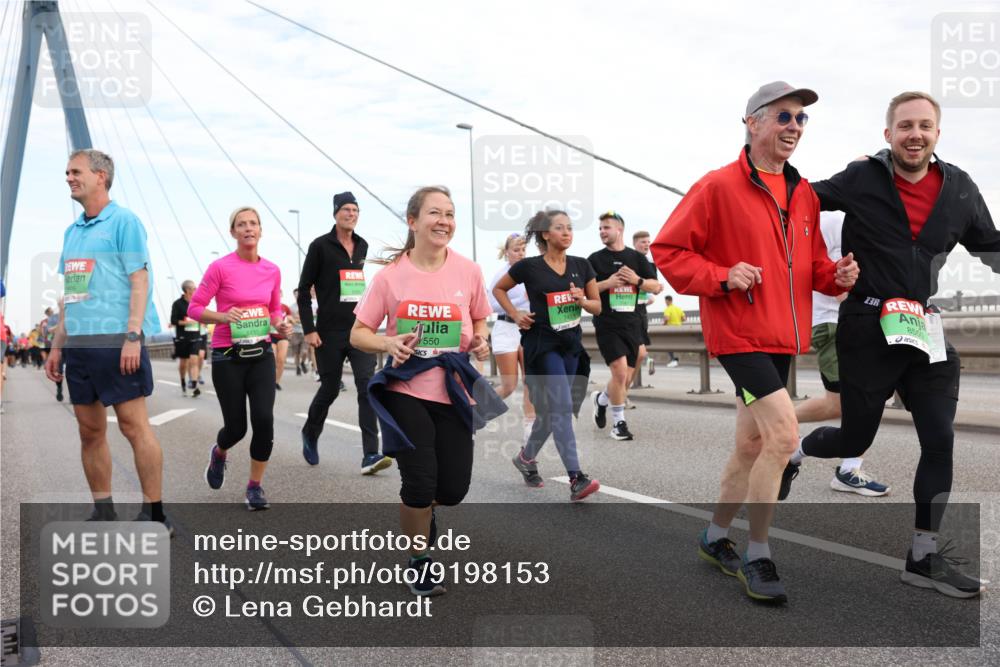 03.10.2025 - Köhlbrandbrückenlauf Lena Gebhardt http://msf.ph/oto/9198153 03.10.2025 15:33:39 Position 1 8430, 550, 3, 8550 meine-sportfotos.de