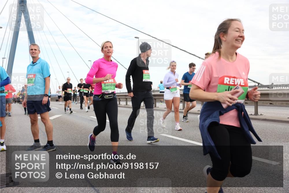 03.10.2025 - Köhlbrandbrückenlauf Lena Gebhardt http://msf.ph/oto/9198157 03.10.2025 15:33:39 Position 1 8430 meine-sportfotos.de