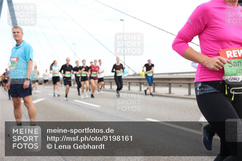 03.10.2025 - Köhlbrandbrückenlauf Lena Gebhardt http://msf.ph/oto/9198161 03.10.2025 15:33:40 Position 1 843 meine-sportfotos.de