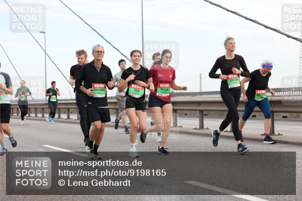 03.10.2025 - Köhlbrandbrückenlauf Lena Gebhardt http://msf.ph/oto/9198165 03.10.2025 15:33:42 Position 1 9414, 9413, 9411, 9412, 8080 meine-sportfotos.de