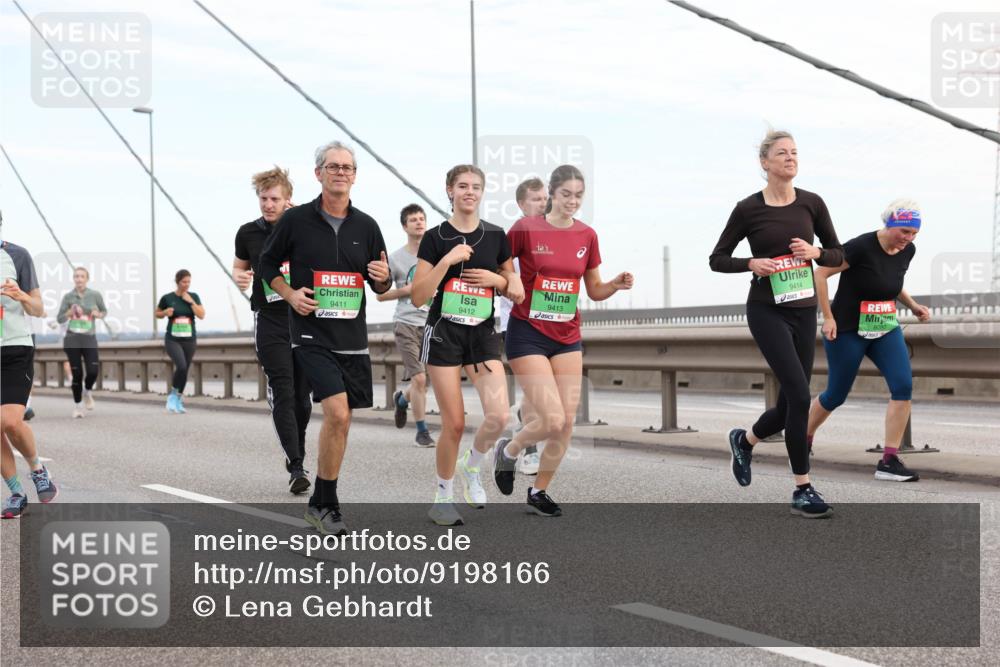 03.10.2025 - Köhlbrandbrückenlauf Lena Gebhardt http://msf.ph/oto/9198166 03.10.2025 15:33:42 Position 1 9411, 9414, 9412, 9413, 8080 meine-sportfotos.de