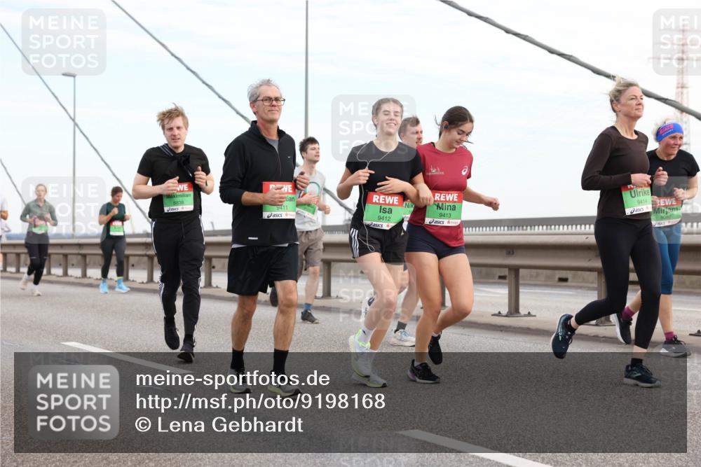 03.10.2025 - Köhlbrandbrückenlauf Lena Gebhardt http://msf.ph/oto/9198168 03.10.2025 15:33:42 Position 1 9414, 8080, 8838, 9411, 9412, 9413 meine-sportfotos.de