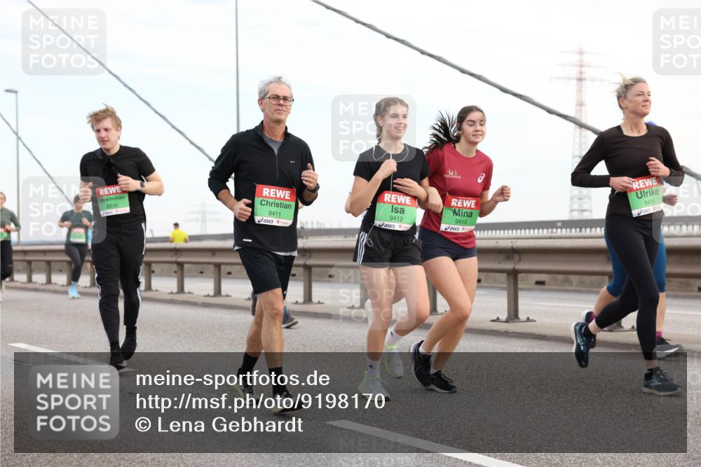 03.10.2025 - Köhlbrandbrückenlauf Lena Gebhardt http://msf.ph/oto/9198170 03.10.2025 15:33:42 Position 1 8838, 9412, 9413, 9414, 9411 meine-sportfotos.de