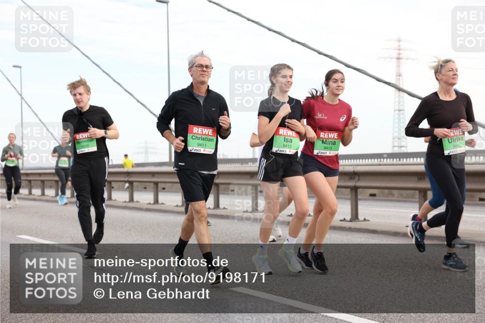 03.10.2025 - Köhlbrandbrückenlauf Lena Gebhardt http://msf.ph/oto/9198171 03.10.2025 15:33:43 Position 1 8838, 9411, 9412, 9413, 9414 meine-sportfotos.de