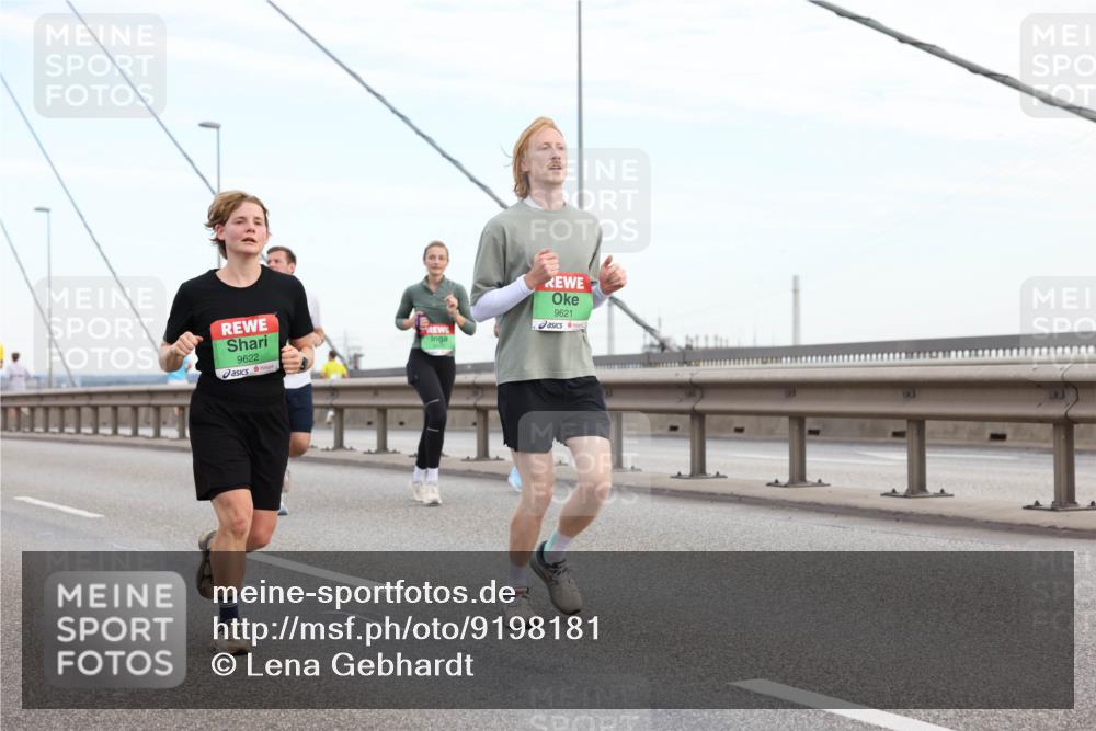 03.10.2025 - Köhlbrandbrückenlauf Lena Gebhardt http://msf.ph/oto/9198181 03.10.2025 15:33:45 Position 1 9622, 9621 meine-sportfotos.de