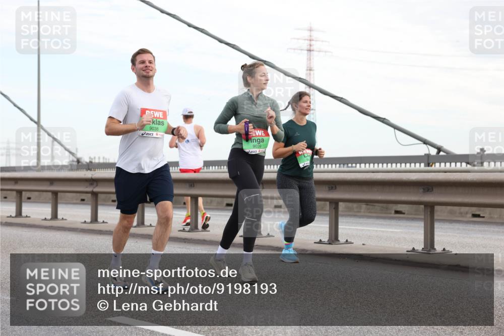 03.10.2025 - Köhlbrandbrückenlauf Lena Gebhardt http://msf.ph/oto/9198193 03.10.2025 15:33:47 Position 1 9038, 9039 meine-sportfotos.de
