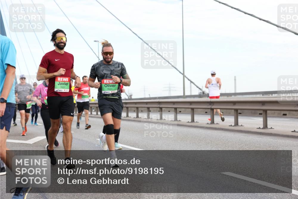 03.10.2025 - Köhlbrandbrückenlauf Lena Gebhardt http://msf.ph/oto/9198195 03.10.2025 15:33:48 Position 1 7637, 7631 meine-sportfotos.de