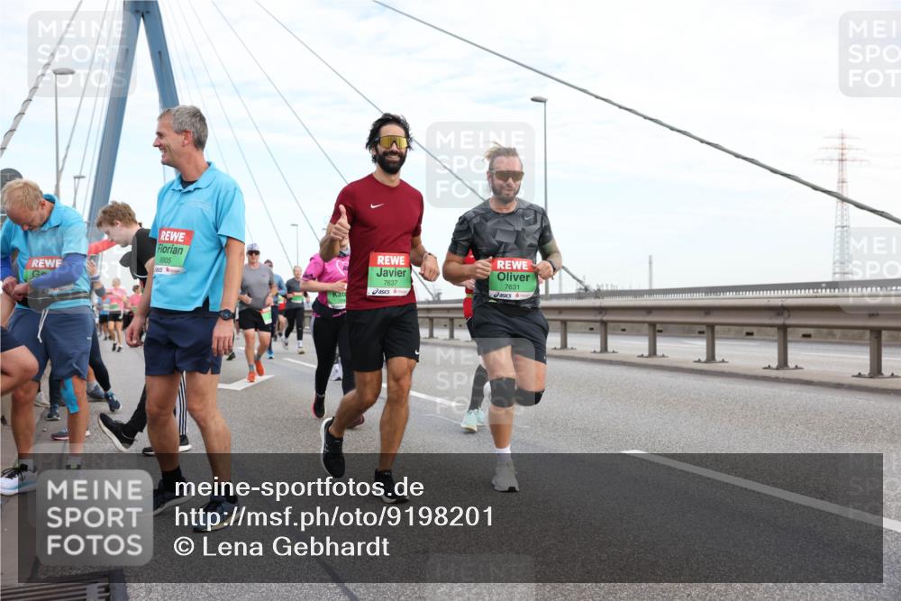 03.10.2025 - Köhlbrandbrückenlauf Lena Gebhardt http://msf.ph/oto/9198201 03.10.2025 15:33:49 Position 1 8905, 7637, 7631 meine-sportfotos.de