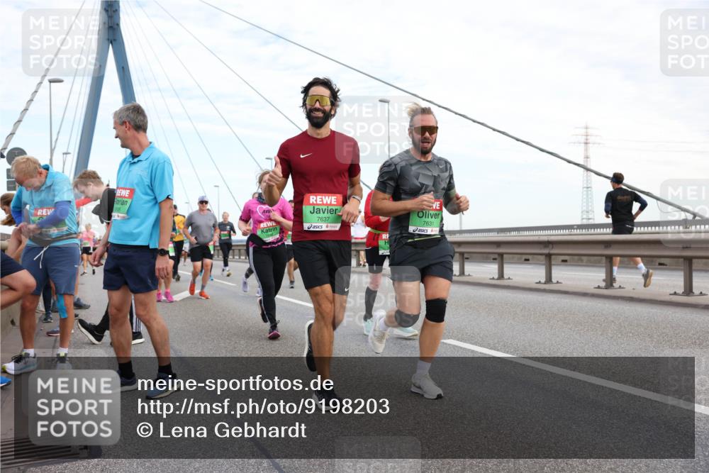03.10.2025 - Köhlbrandbrückenlauf Lena Gebhardt http://msf.ph/oto/9198203 03.10.2025 15:33:49 Position 1 7637, 7631, 764 meine-sportfotos.de