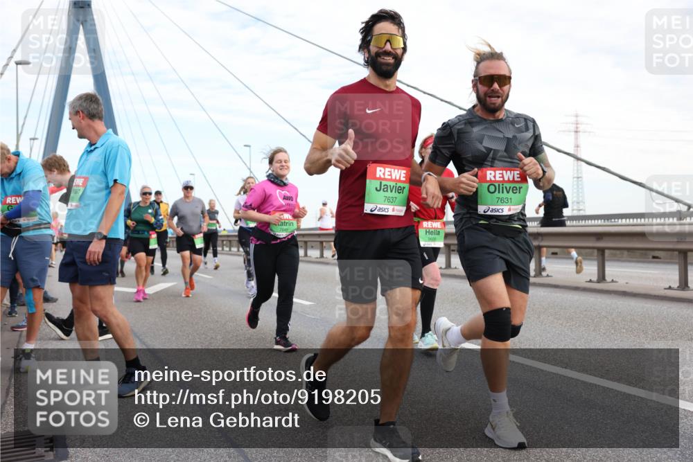 03.10.2025 - Köhlbrandbrückenlauf Lena Gebhardt http://msf.ph/oto/9198205 03.10.2025 15:33:49 Position 1 7637, 9606, 7631 meine-sportfotos.de