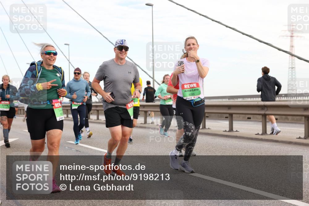 03.10.2025 - Köhlbrandbrückenlauf Lena Gebhardt http://msf.ph/oto/9198213 03.10.2025 15:33:51 Position 1 8175, 973, 8295 meine-sportfotos.de