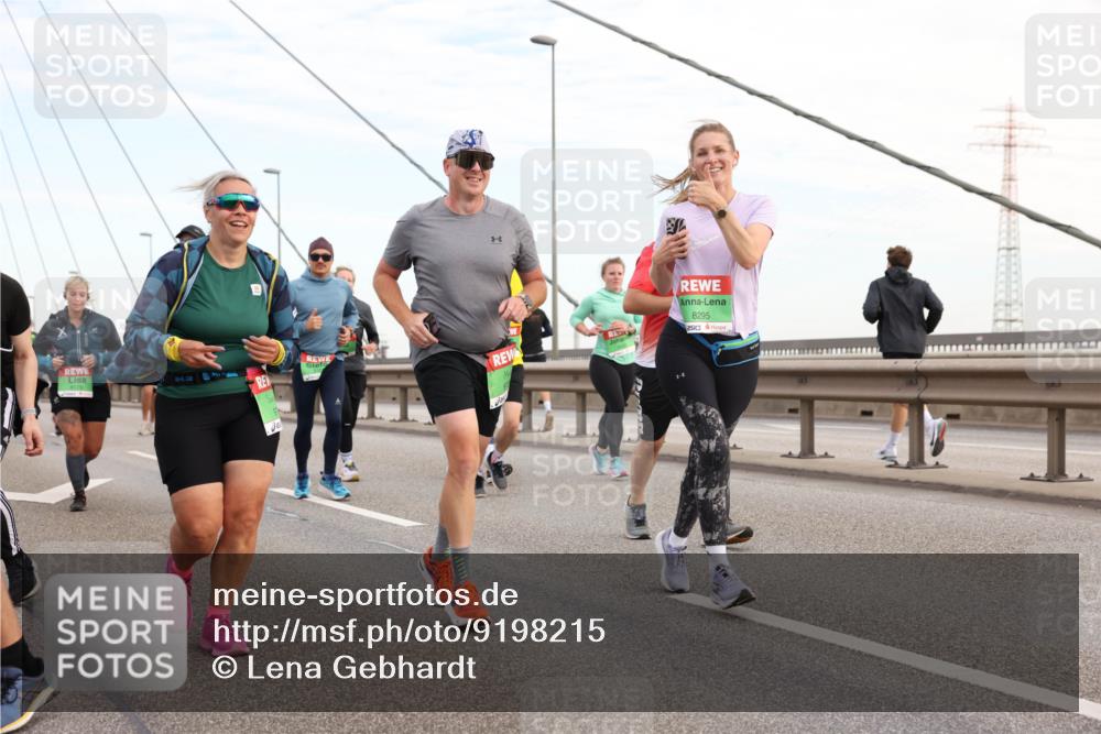 03.10.2025 - Köhlbrandbrückenlauf Lena Gebhardt http://msf.ph/oto/9198215 03.10.2025 15:33:51 Position 1 8295 meine-sportfotos.de