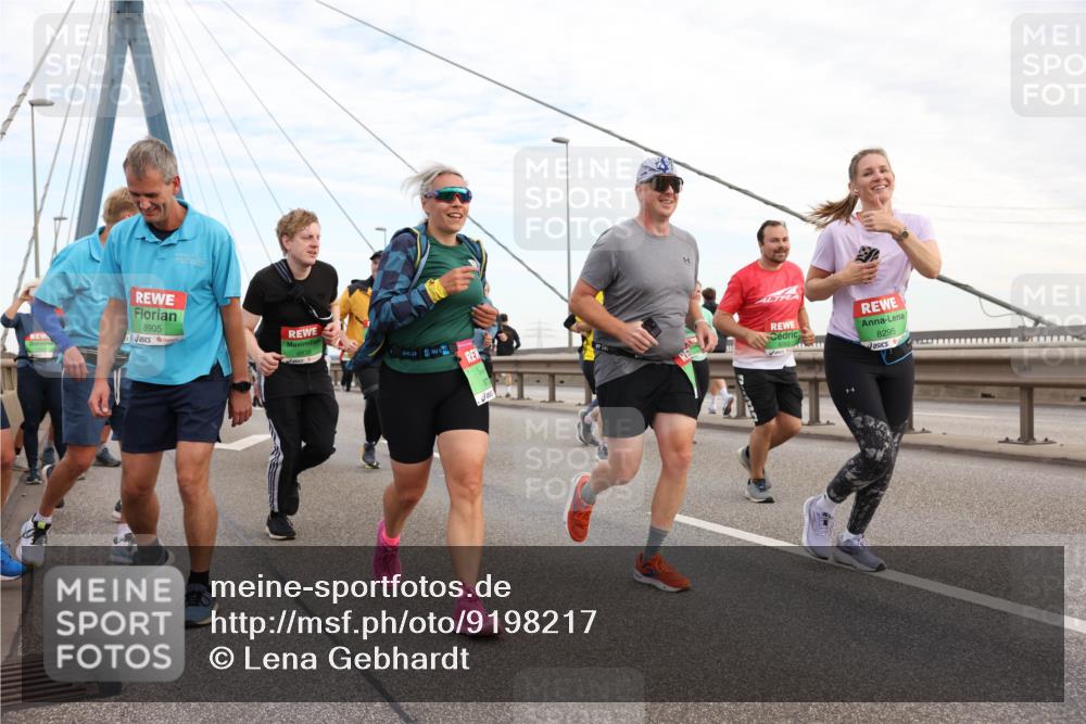 03.10.2025 - Köhlbrandbrückenlauf Lena Gebhardt http://msf.ph/oto/9198217 03.10.2025 15:33:52 Position 1 8905, 8295 meine-sportfotos.de