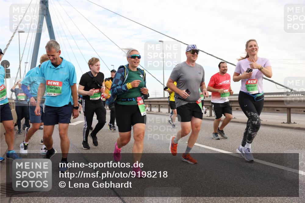 03.10.2025 - Köhlbrandbrückenlauf Lena Gebhardt http://msf.ph/oto/9198218 03.10.2025 15:33:52 Position 1 8907, 8905, 82 meine-sportfotos.de