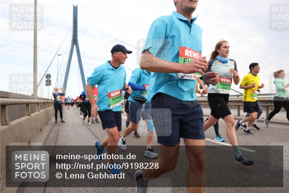 03.10.2025 - Köhlbrandbrückenlauf Lena Gebhardt http://msf.ph/oto/9198228 03.10.2025 15:33:54 Position 1 8907, 8842 meine-sportfotos.de