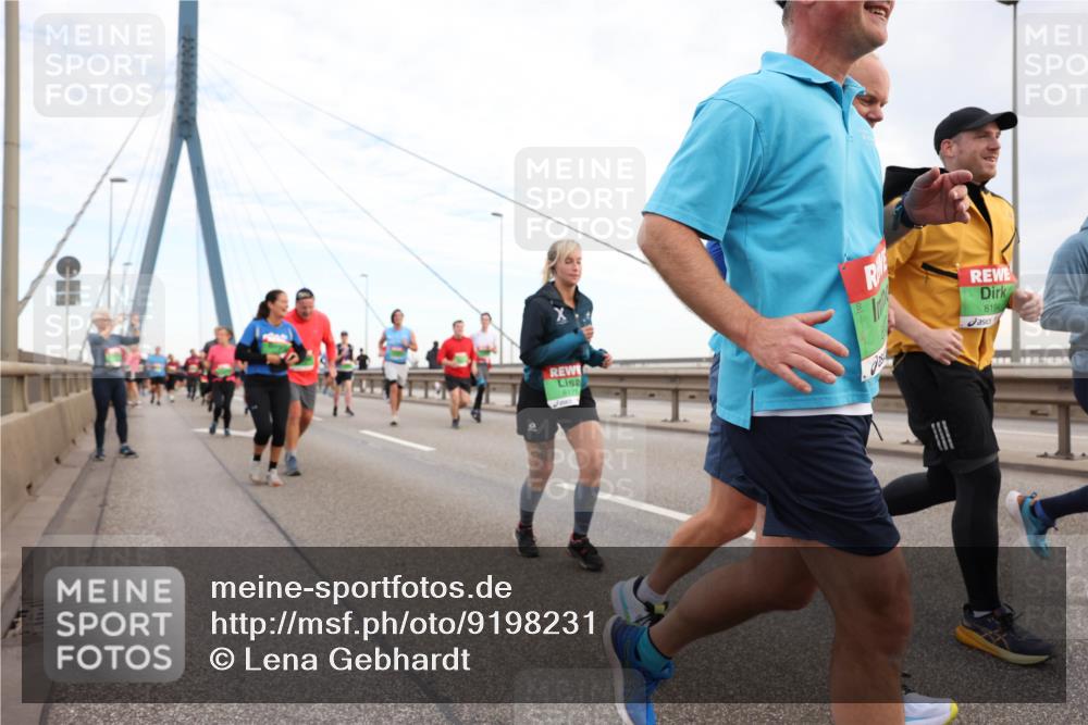 03.10.2025 - Köhlbrandbrückenlauf Lena Gebhardt http://msf.ph/oto/9198231 03.10.2025 15:33:55 Position 1 8175, 8194 meine-sportfotos.de