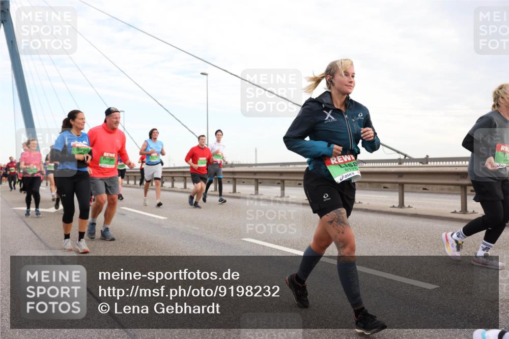 03.10.2025 - Köhlbrandbrückenlauf Lena Gebhardt http://msf.ph/oto/9198232 03.10.2025 15:33:55 Position 1 8175 meine-sportfotos.de
