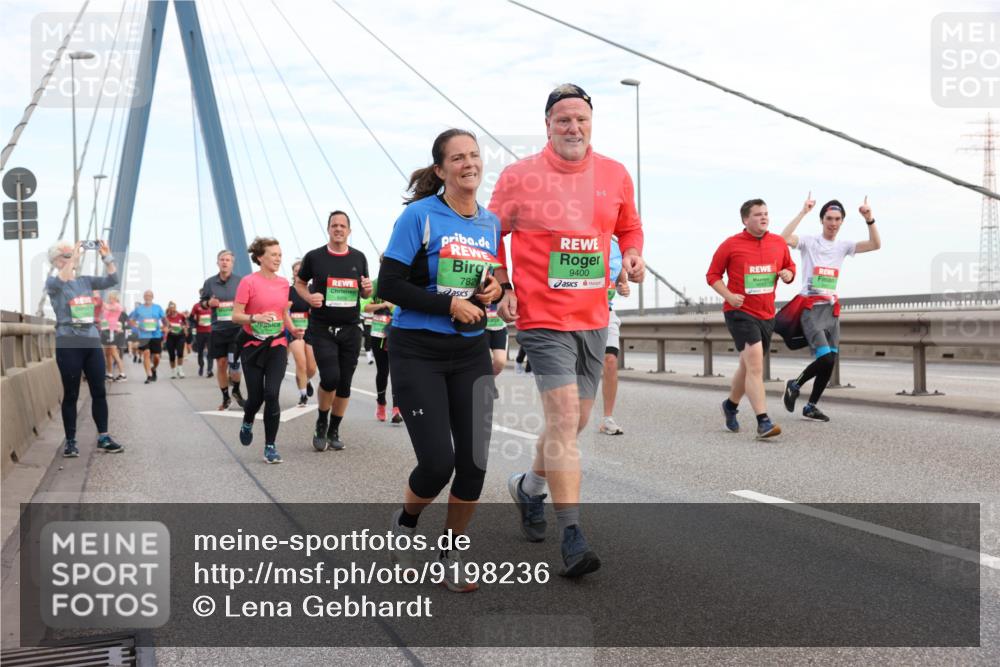 03.10.2025 - Köhlbrandbrückenlauf Lena Gebhardt http://msf.ph/oto/9198236 03.10.2025 15:33:56 Position 1 7826, 9400 meine-sportfotos.de