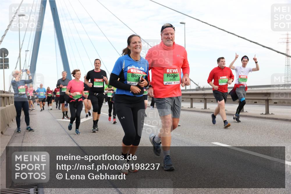 03.10.2025 - Köhlbrandbrückenlauf Lena Gebhardt http://msf.ph/oto/9198237 03.10.2025 15:33:56 Position 1 782, 9400 meine-sportfotos.de