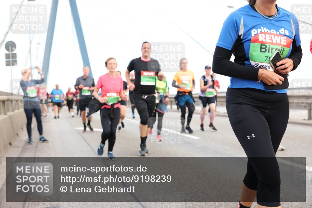 03.10.2025 - Köhlbrandbrückenlauf Lena Gebhardt http://msf.ph/oto/9198239 03.10.2025 15:33:57 Position 1 78 meine-sportfotos.de